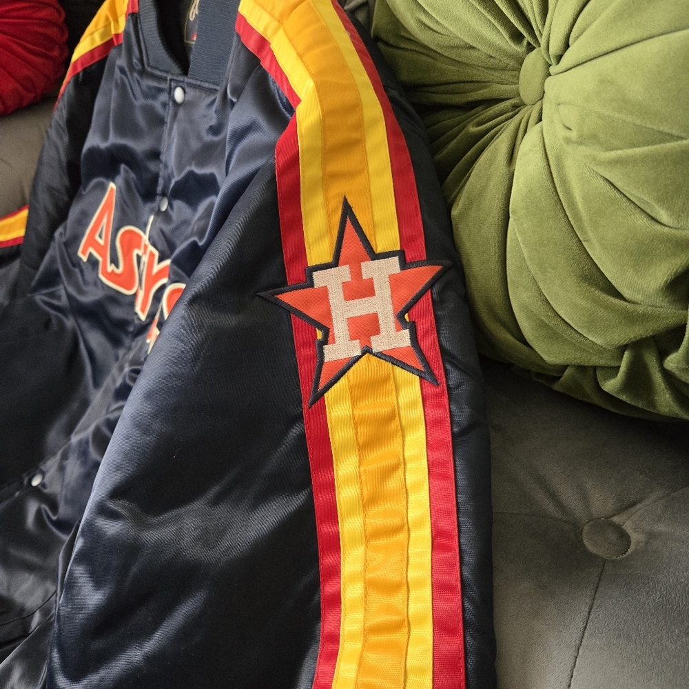Astros Navy and Yellow Jacket - Picture 3 of 8
